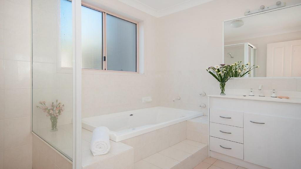Pacific Rose - Winter Holiday Special - Lennox Head Accommodation 1