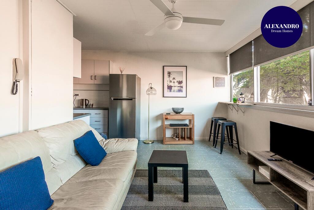 PADDINGTON PAD with PARKING  SMART TV  POOL - Accommodation Adelaide