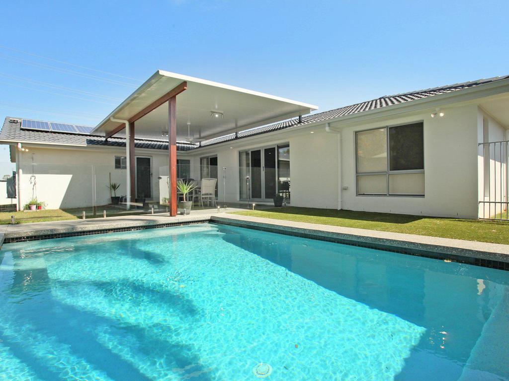 Palm 95 - Modern 4 BDRM Home With Pool - Accommodation Mooloolaba 0