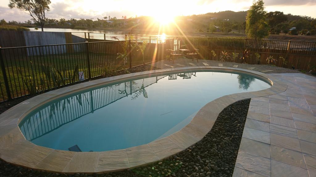 Palm Lakeside Holiday Home - Bowen Whitsundays Queensland - Accommodation BNB