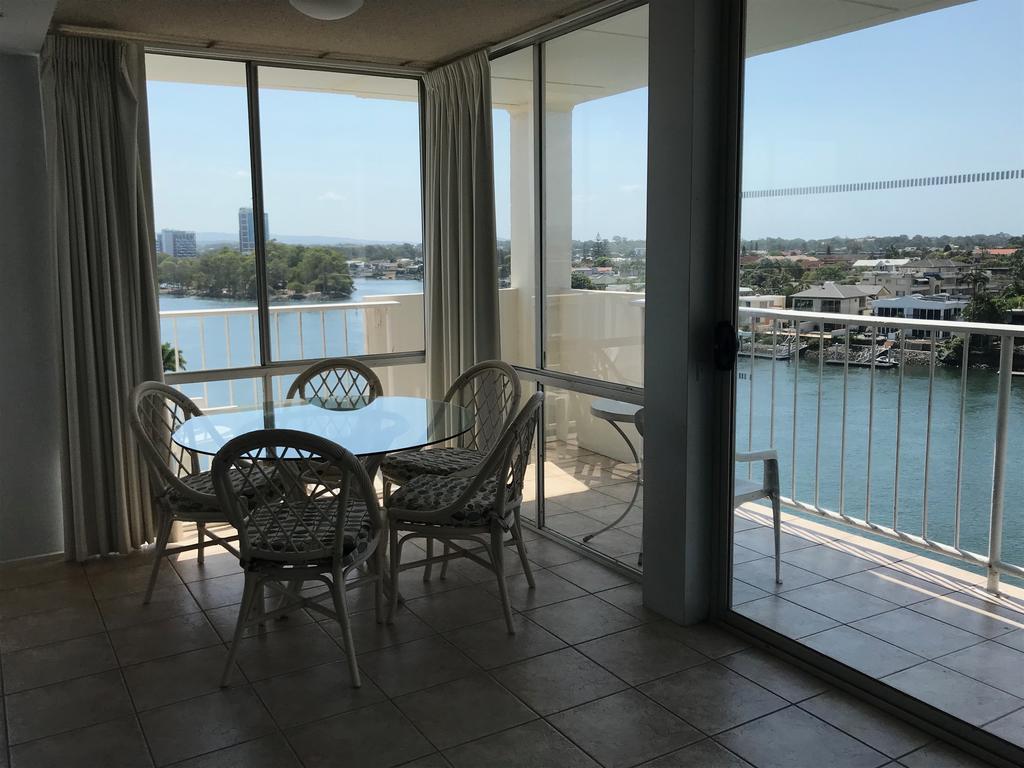 Panorama Tower Riverfront Apartments - thumb 3
