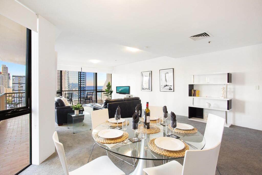 Paradise Centre Apartments By GCHS - Accommodation in Surfers Paradise 3