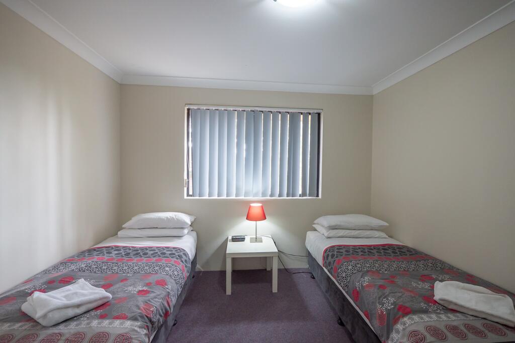 Parkside Apartments at 35 Grose St - Accommodation Airlie Beach