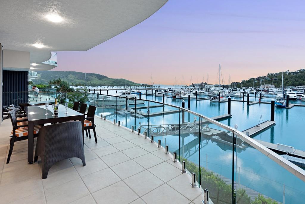 Pavillion 3 Absolute Waterfront 4 Bedroom 2 Lounge Room Plunge Pool + Golf Buggy