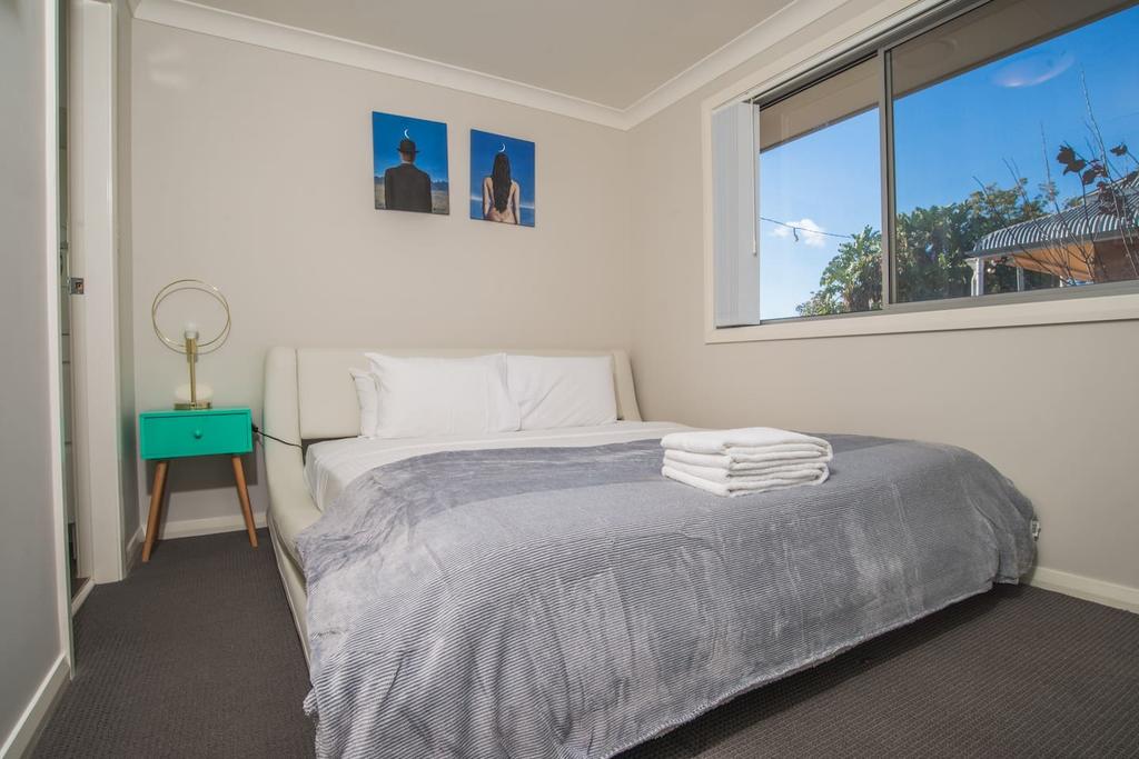 PEACEFUL 2Kingbed RootyHill Townhouse Near Station - thumb 1