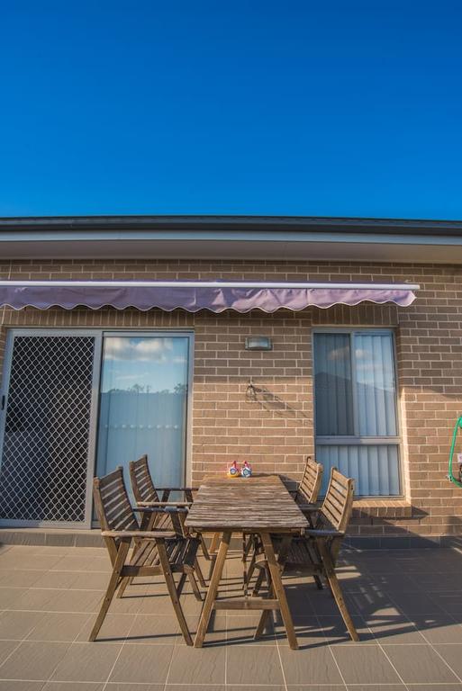 PEACEFUL 2Kingbed RootyHill Townhouse Near Station - thumb 3