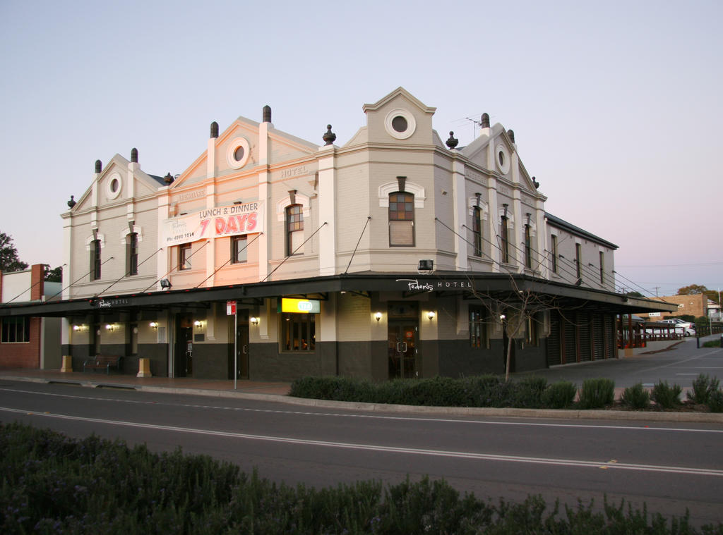 Peden's Hotel - South Australia Travel