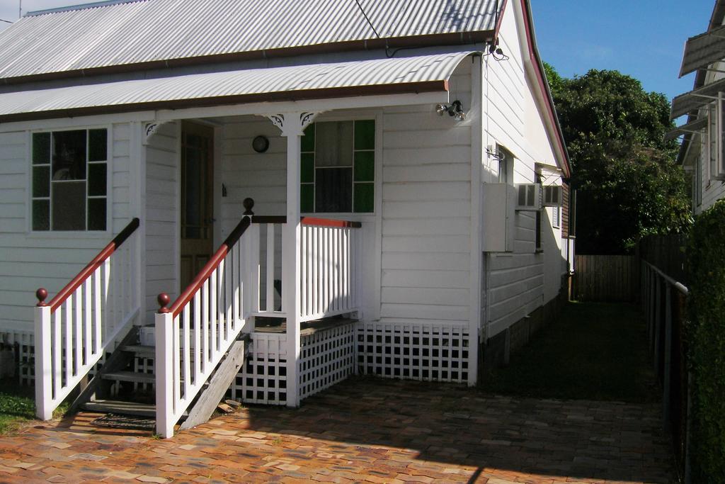Pine Cottage - Accommodation Airlie Beach