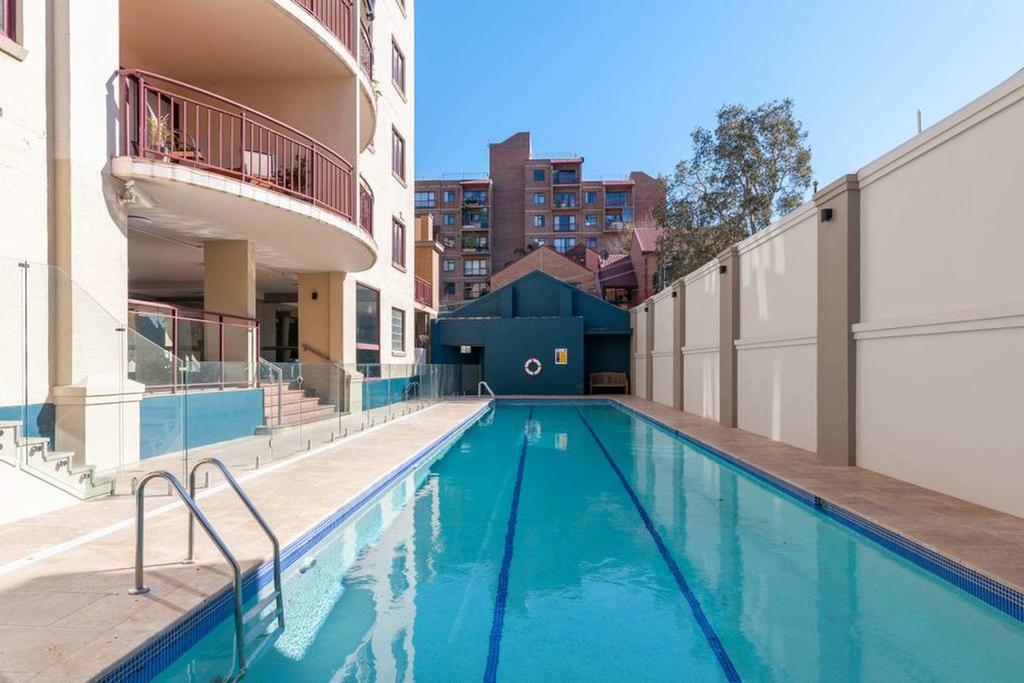 Poolside Sydney 1 Bedroom Apartment - Accommodation BNB 3