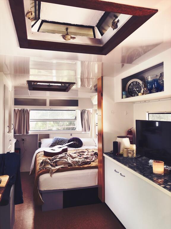 Poppy Luxe Caravan In The Byron Bay Hinterland - thumb 3