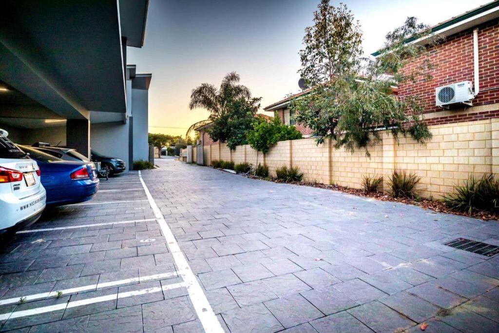 Prime Time Stays - Maylands Boutique Apartment - thumb 1