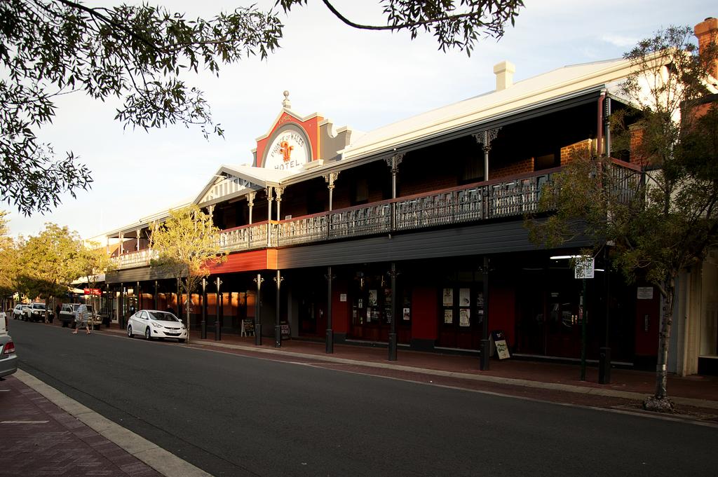 Prince of Wales Hotel Bunbury - New South Wales Tourism 