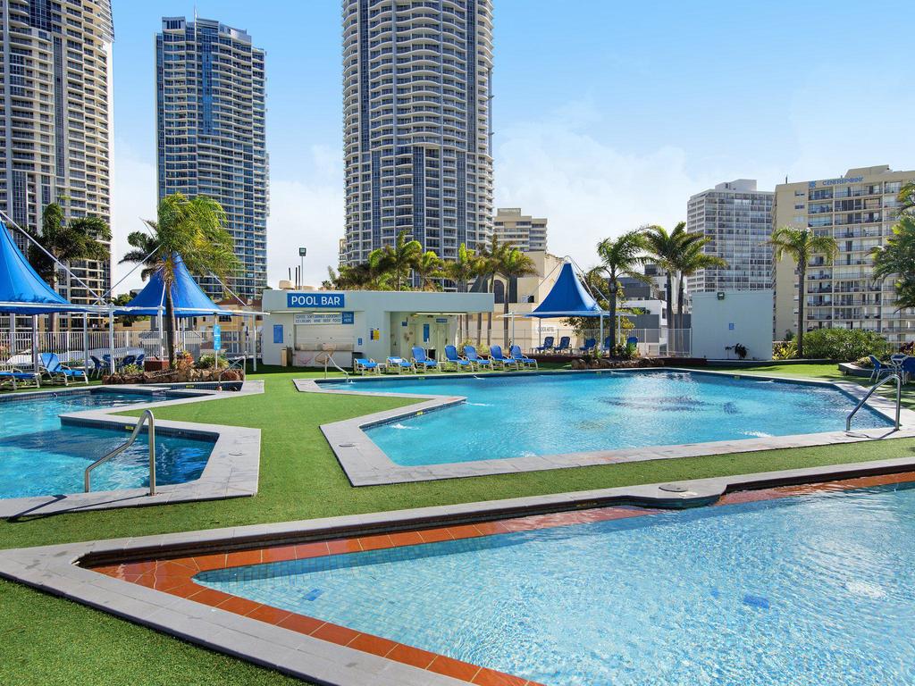 Private Apt In The Heart Of Surfers Paradise - thumb 2