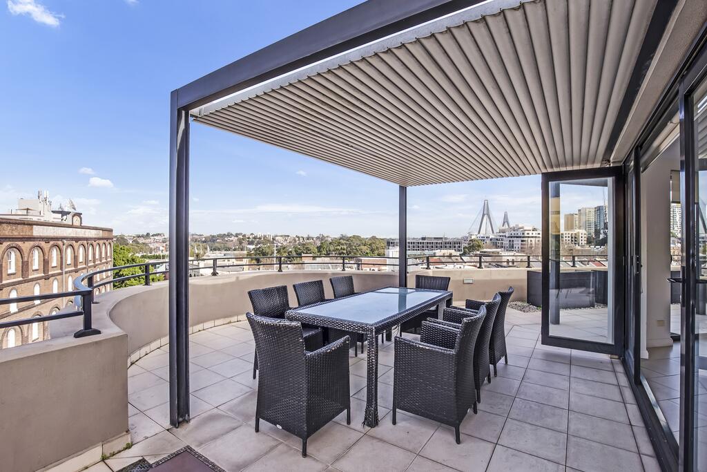 PYRMONT/DARLING HARBOUR MODERN 3 BED PENTHOUSE APARTMENT