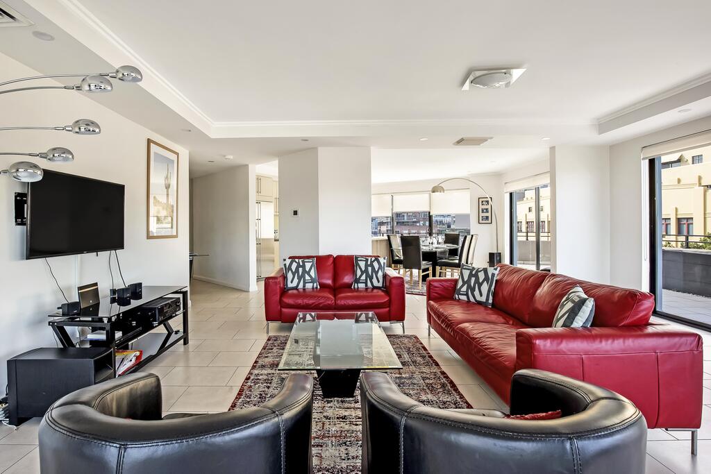 PYRMONT/DARLING HARBOUR MODERN 3 BED PENTHOUSE APARTMENT - thumb 2