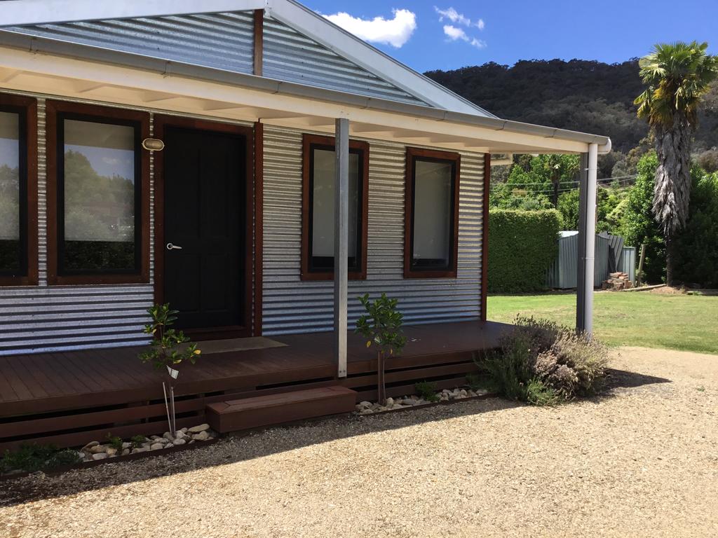 Rail Trail Cottage - Accommodation Airlie Beach