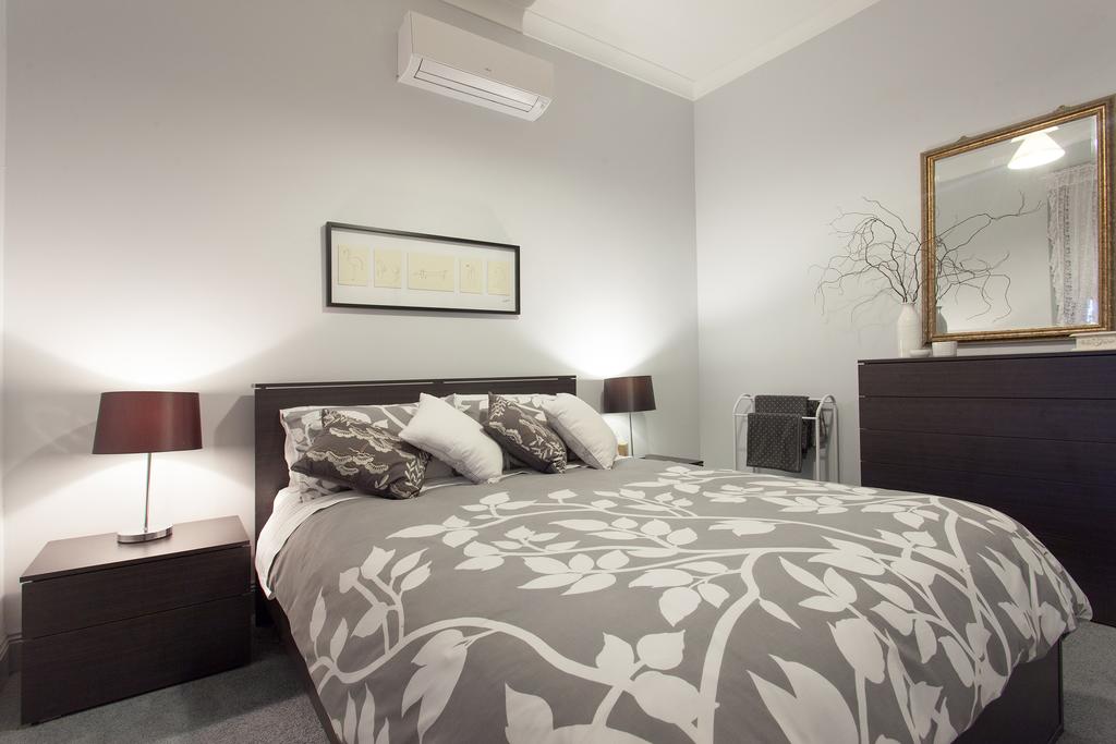 Rawson's Retreat - Five Bedroom Home - Walk CBD - Includes Breakfast - thumb 2