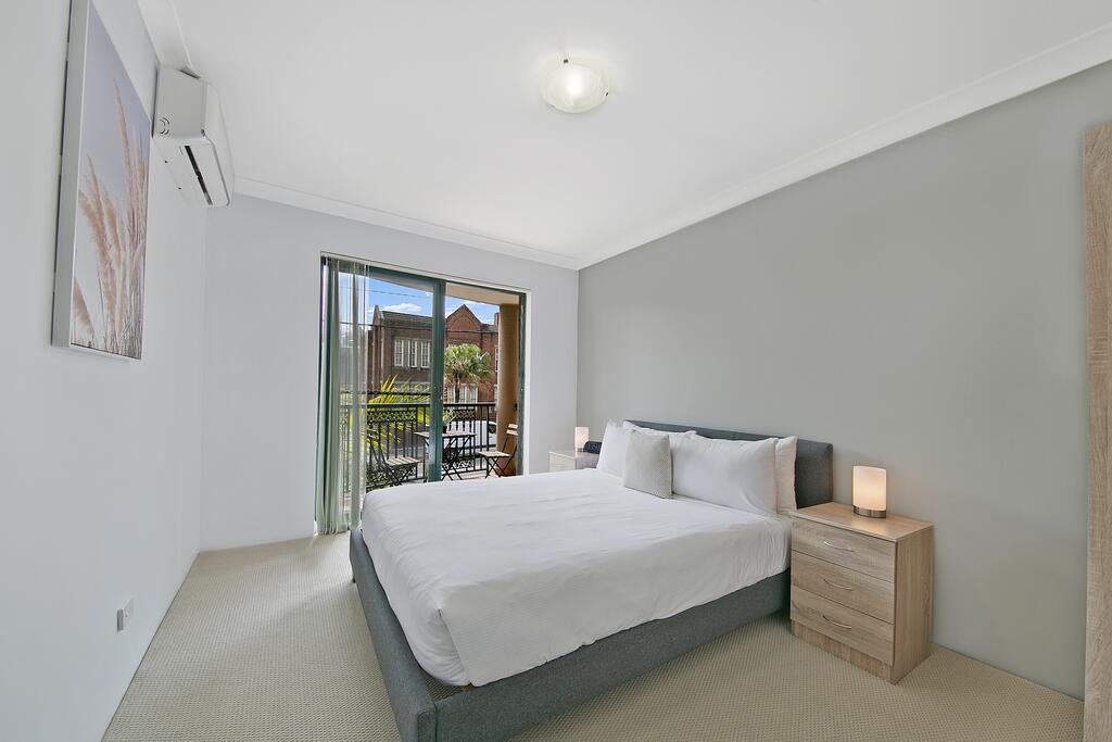 REDFERN 3 BEDROOM APARTMENT FREE PARKING WALK TO CENTRAL STATION NRE187 - Australia Accommodation 3