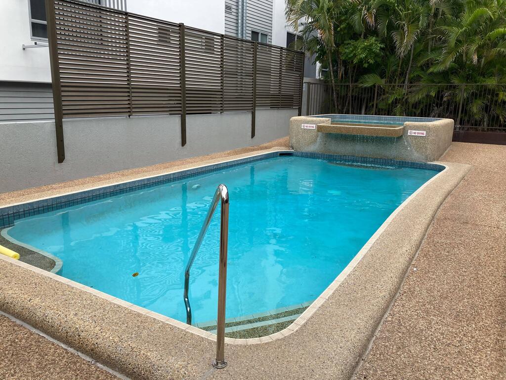 RENTAL: All $ Inclusive, Tidy Renovated Studio Apartment On The Strand, Pool,  - thumb 2