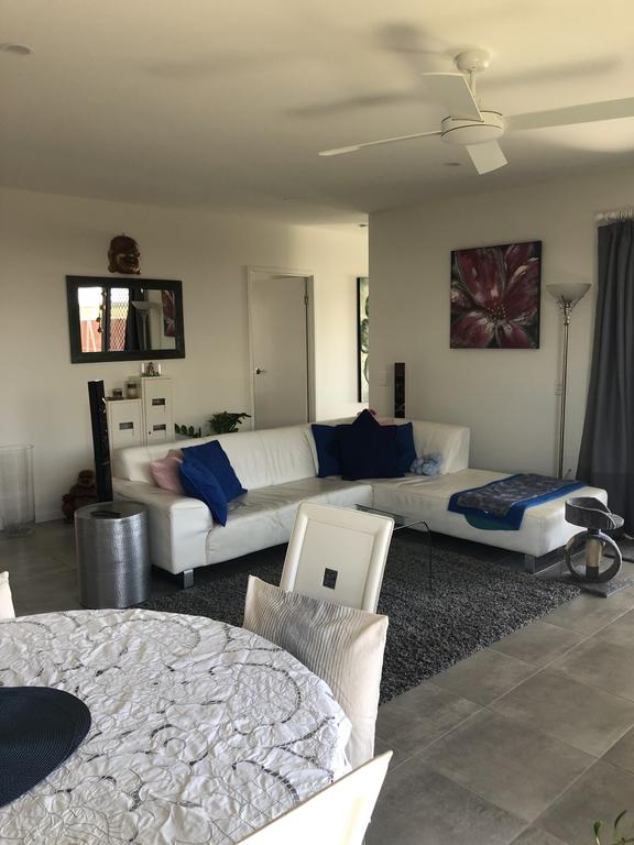 Room in Gold Coast - Accommodation Airlie Beach
