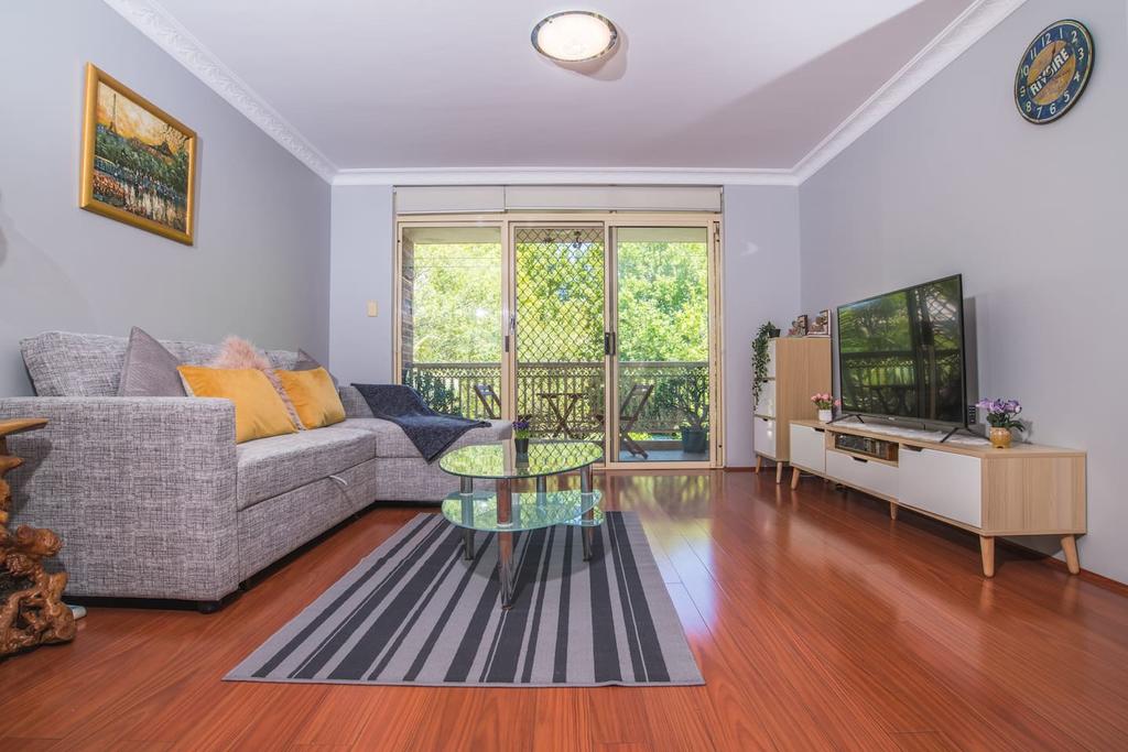 Rustic Hardwood 2 Bedroom Apartment in Randwick - Accommodation Adelaide