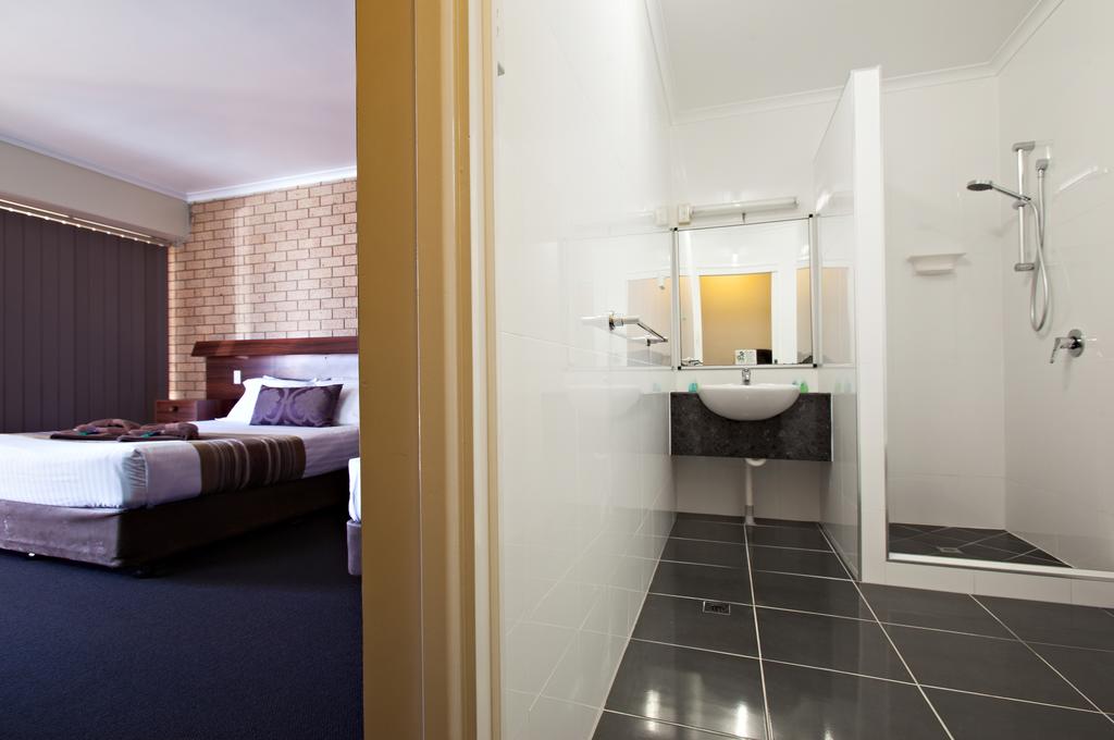 Sarina Motor Inn - Accommodation Adelaide