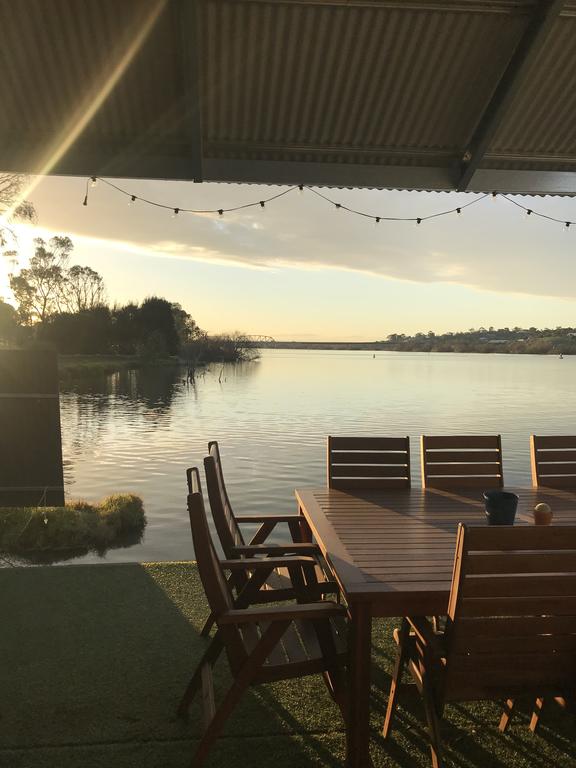 Shack built over the Murray River - Accommodation BNB