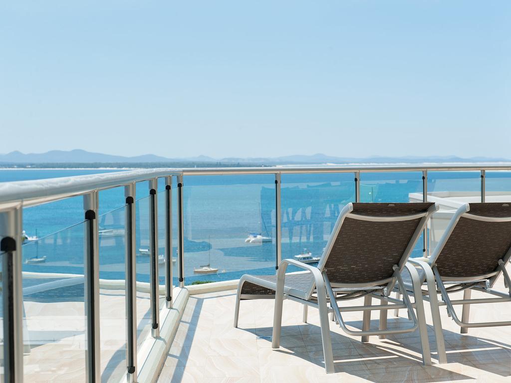 Shoal Bay Penthouse With Views And Resort Facilities - thumb 0