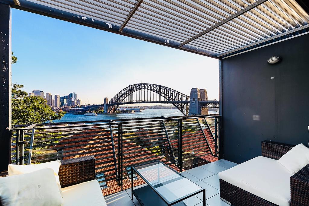 Short Stay Breathtaking Sydney Harbour View Apartment - thumb 1