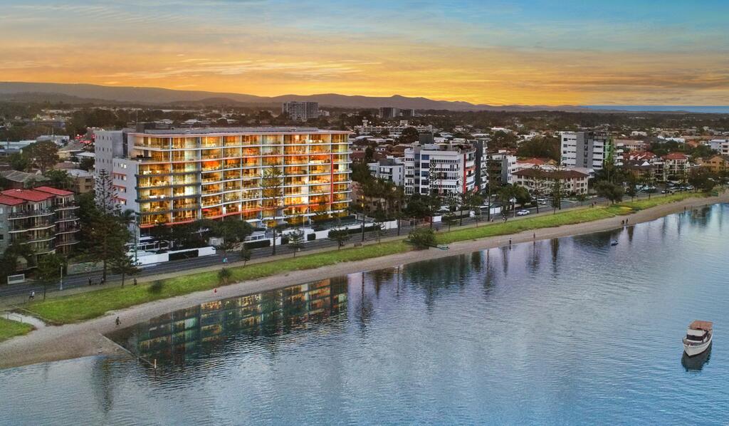 Silvershore Apartments on the Broadwater - Accommodation BNB