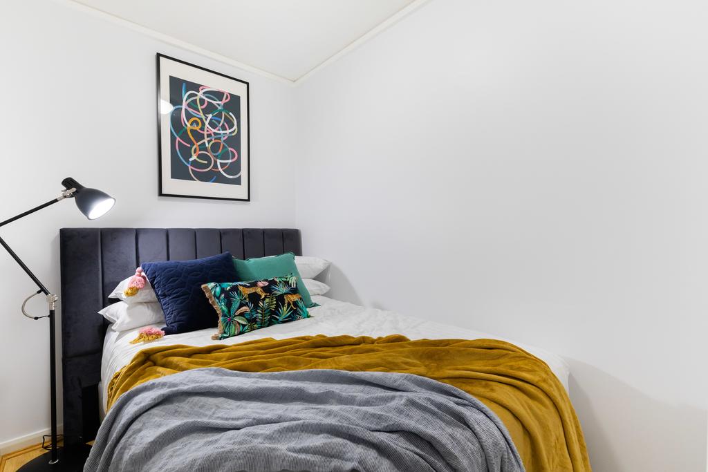 Sleek modern apartment close to everything - South Australia Travel