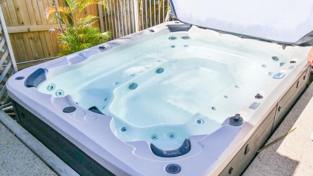Spa Haven 17B Ocean View - Accommodation Whitsundays 2
