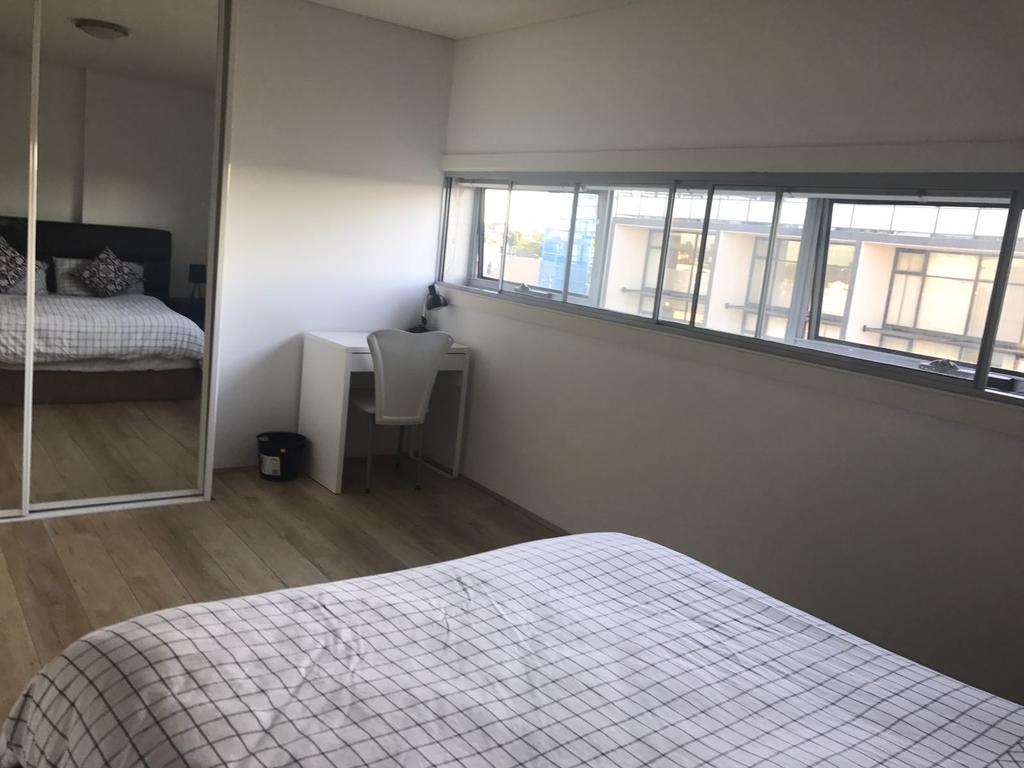 Spacious One Bedroom Apartment In Marrickville - thumb 2