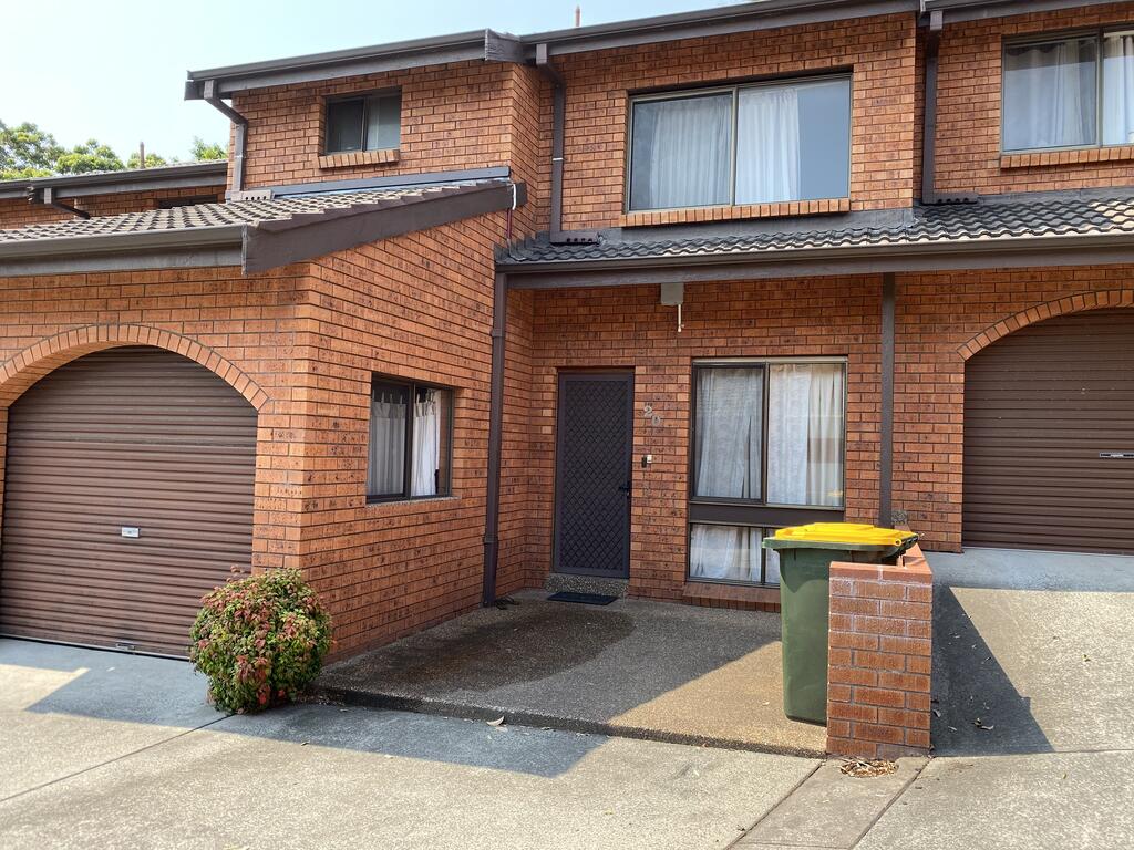 Spacious Townhouse In Wollongong - thumb 3