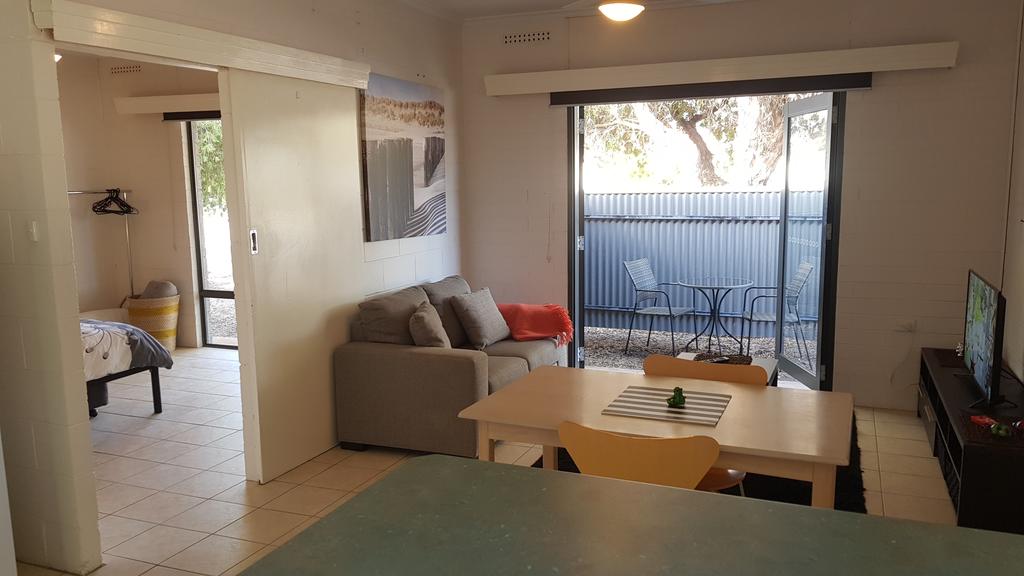 Stay Awhile In Port Pirie - Min Stay 4 Nights - Accommodation Main Beach 1