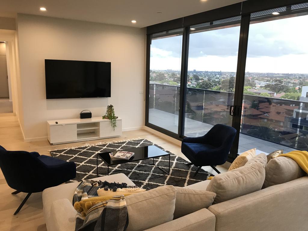 StayCentral Essendon Escape Sub-penthouse - Accommodation Airlie Beach