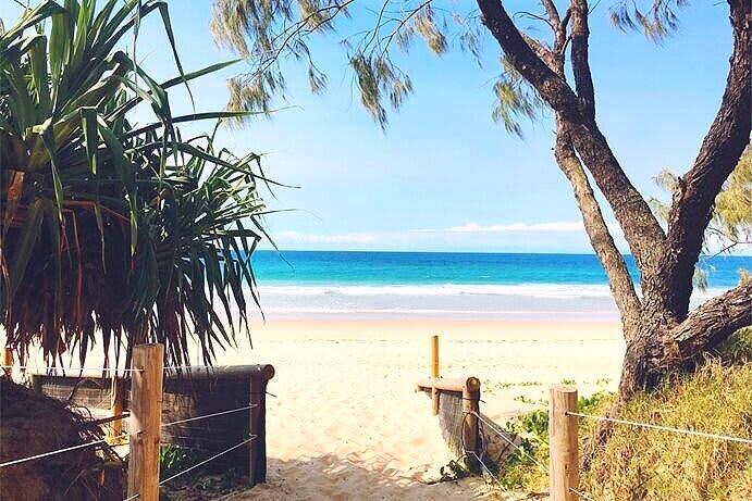 Steps from Mudjimba Beach 3 BR Apt Sunshine Coast with WIFIPoolParking - South Australia Travel