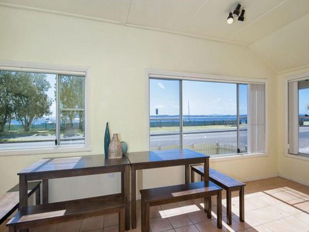 Stillwater', 25 Victoria Parade - Large Cottage Across From The Water Sleeping 13 - Accommodation Mermaid Beach 1