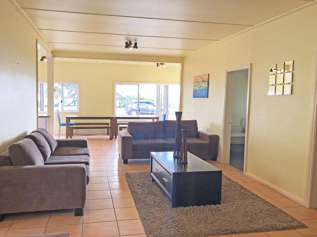 Stillwater', 25 Victoria Parade - Large Cottage Across From The Water Sleeping 13 - Accommodation Mermaid Beach 3