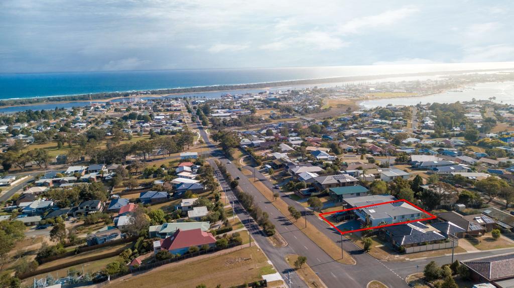 Stillwaters - Panoramic View Of Lakes Entrance - Accommodation Mermaid Beach 0