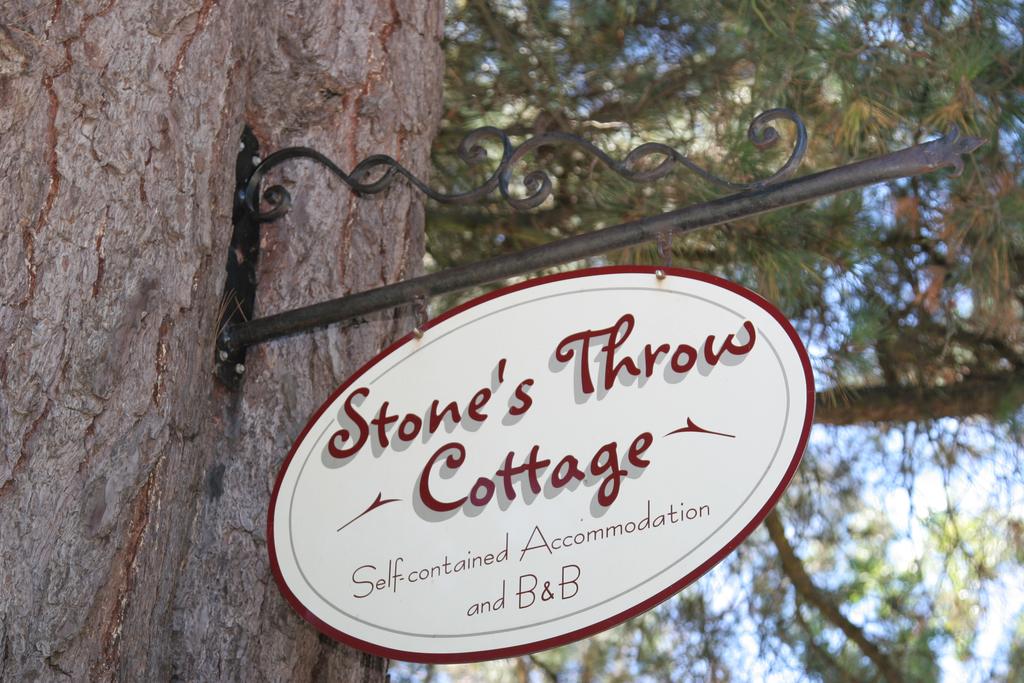 Stone's Throw Cottage Bed And Breakfast - thumb 1