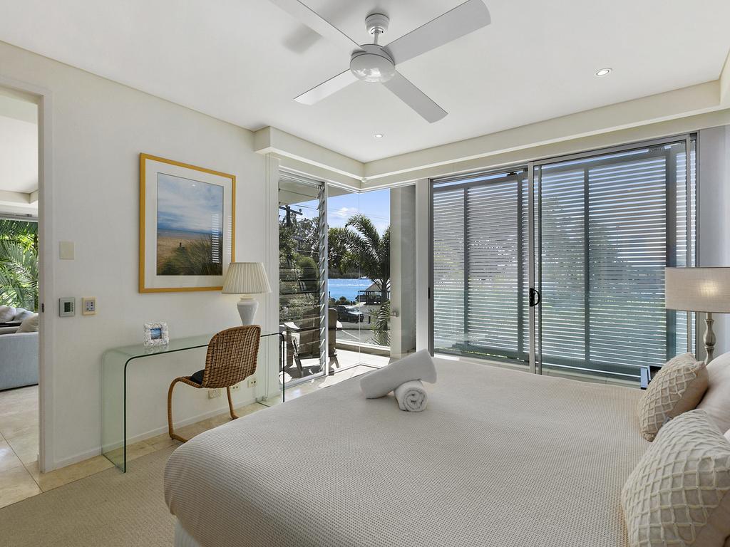 Stunning Riverfront Apartment In Noosaville - Unit 2 Wai Cocos 215 Gympie Terrace - thumb 1