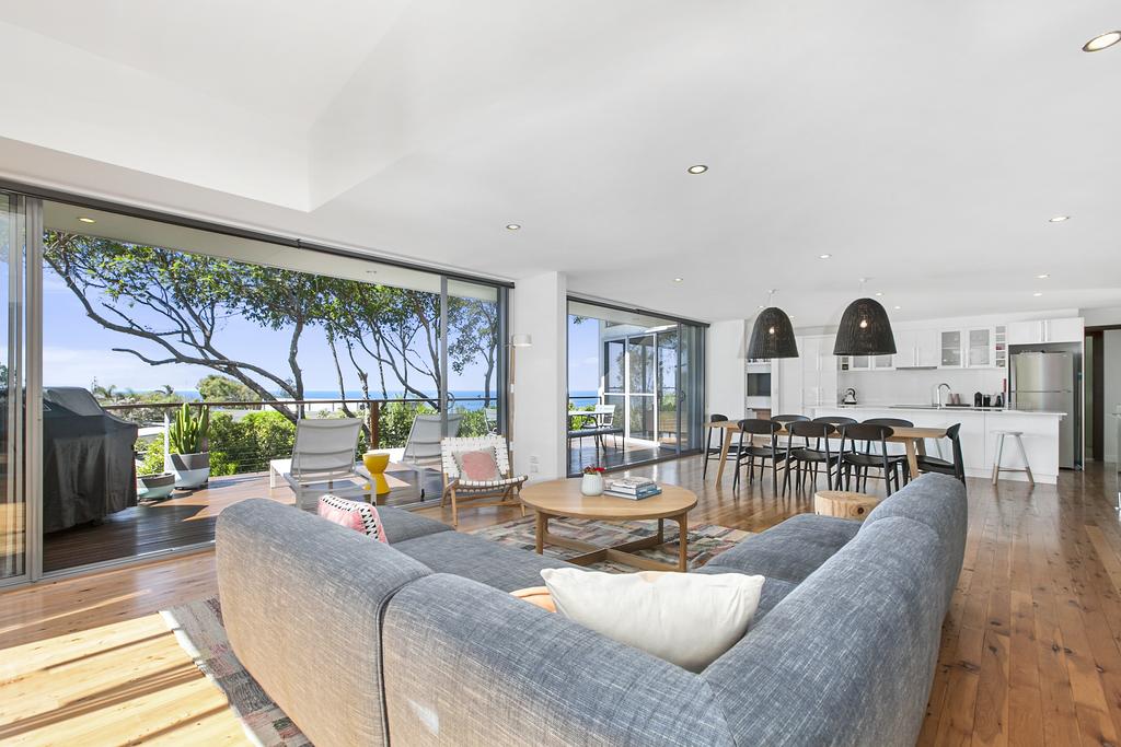 Stunning Seaviews, Sunshine Beach - thumb 1