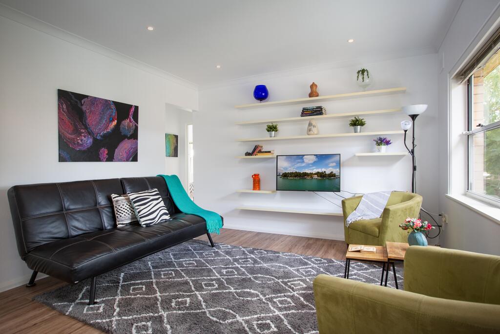 Sun-Drenched Apartment in a Peaceful Location - Accommodation Adelaide