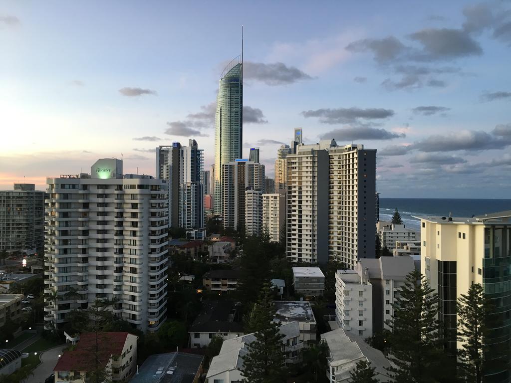 Surfers Paradise Holiday Apartment