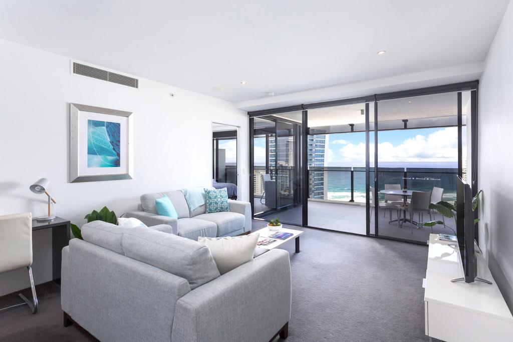 Surfers Paradise Two Bedroom Luxury Seaview Spa Apartment - Sealuxe - thumb 1