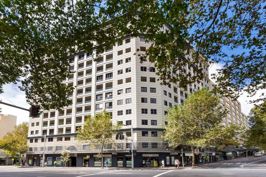 Surry Hills Fully Self Contained Modern 1 Bed Apartment (1012ELZ)