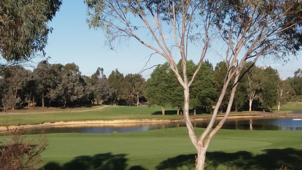 Sweet Home by the Golf Course - New South Wales Tourism 