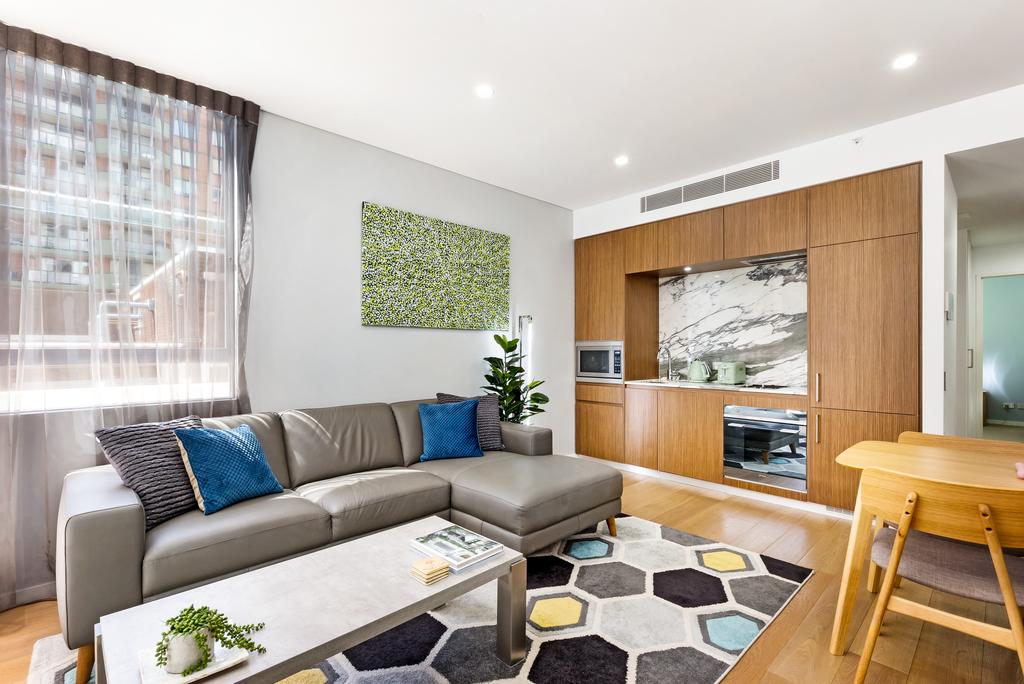Sydney 1 Bed Modern Self Contained Apartment 402ALB - thumb 3