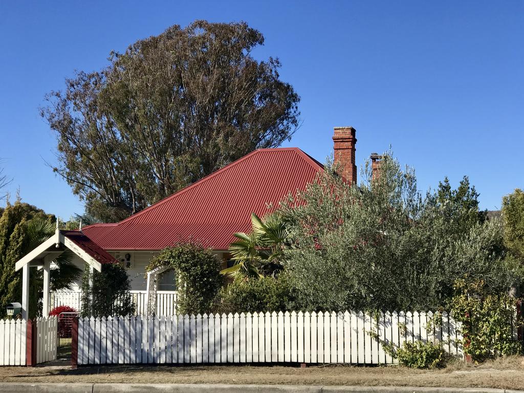 Tenterfield Historic c1895 Cottage - Accommodation Adelaide